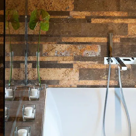 Armena, Condé Nast Johansens 5* Siena